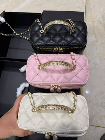 Chanel

110 dhs❣️

High-quality product 
with box
🎁🎁🎁

Zain35
♥️♥️♥️
