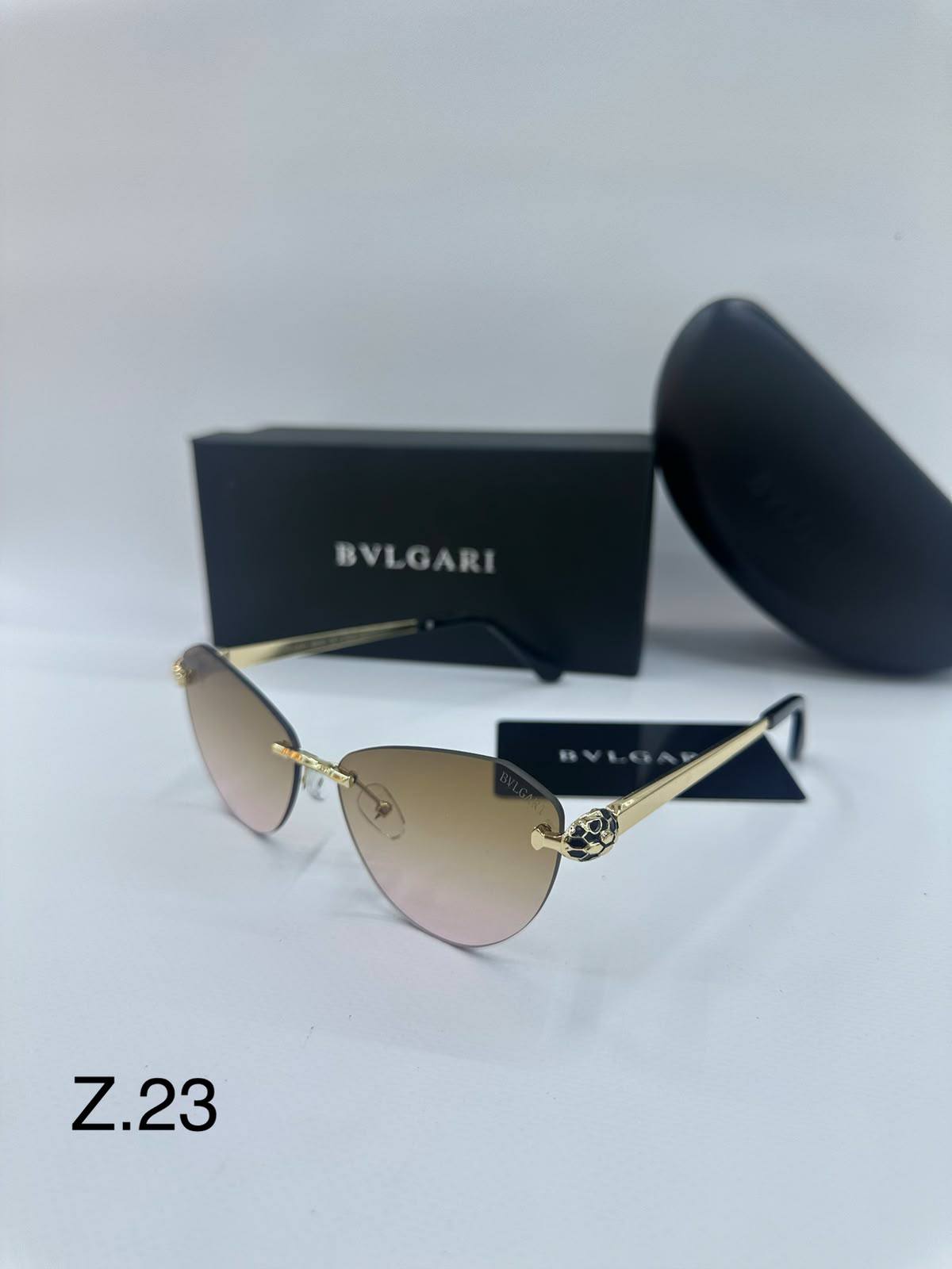 Bvlgari 
Sunglasses 💥
Copy 1️⃣ 
good quality 💯
With original boxes  🗃️ 
60 dhs✅

Zain216
♥️♥️♥️