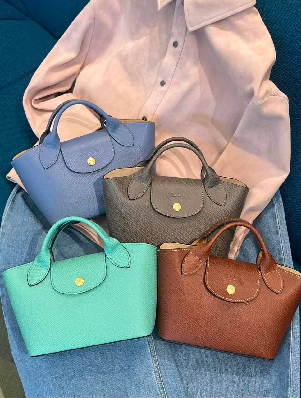 Long Champ
Size:19cm 
High quality 
85 dhs🇦🇪🇦🇪

Zain175
♥️♥️♥️
