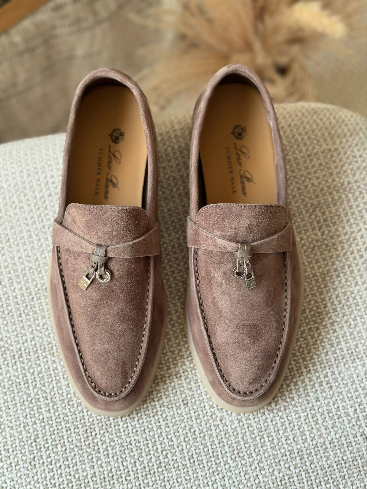 LORO PIANO

✨ new Collection
👠 36–41
💎 Premium Quality
🔥 Super Master
💰 430 dhs🇦🇪🇦🇪

Zain198
♥️♥️♥️