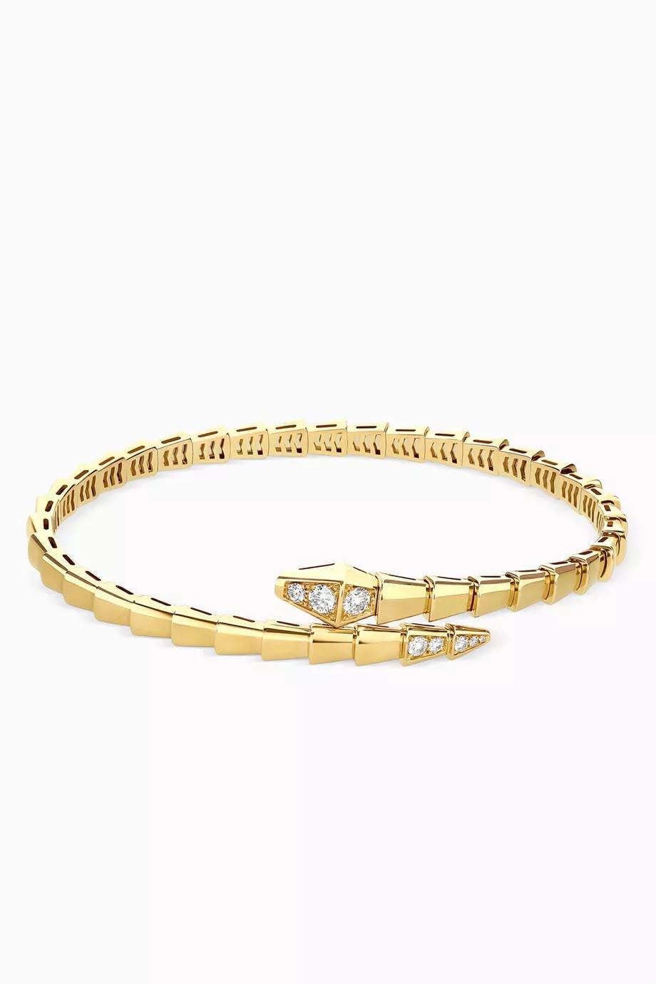 BVLGARI 
Bangle 🦋 
Master quality 💯
With normal boxes 🗃️ 
 85 dhs🇦🇪🇦🇪


With master box 📦 
125 dhs🇦🇪🇦🇪

Zain216
♥️♥️♥️