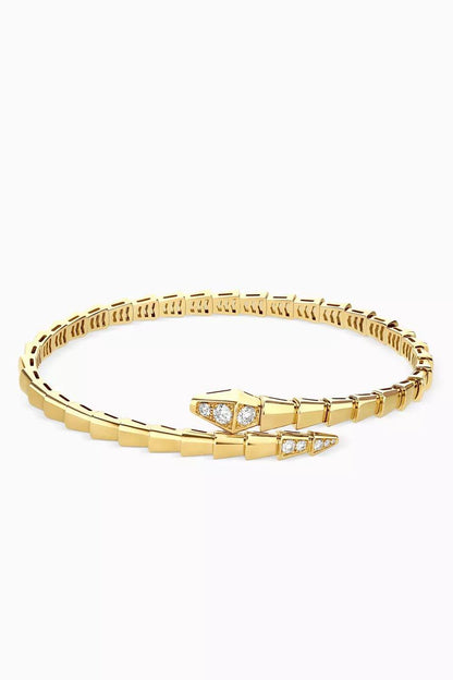 BVLGARI 
Bangle 🦋 
Master quality 💯
With normal boxes 🗃️ 
 85 dhs🇦🇪🇦🇪


With master box 📦 
125 dhs🇦🇪🇦🇪

Zain216
♥️♥️♥️