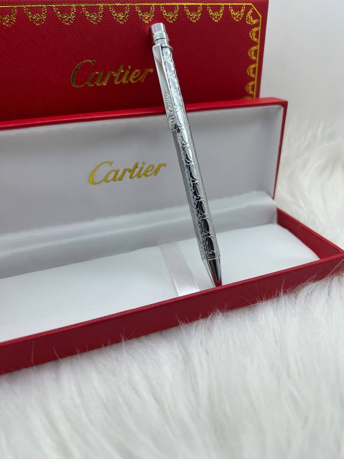 Cartier

Good quality 
55 dhs🇦🇪🇦🇪

Zain182
♥️♥️♥️