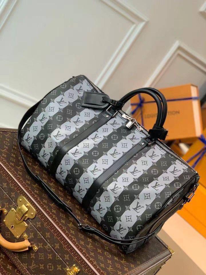Louis vuitton💕💕✨
Duffel bag Super master quality 🔥🔥
Available ✨💕💕
With full packing 📦🎀
For Price 👇 WTSP Text Zain 0568585901

Zain252
♥️♥️♥️