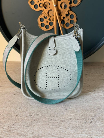 HERMES 💫

Super Master Quality ⚡️

Original Packing 🎁

Size 16CM📏

For Price 👇 WhatsApp✅
0568585901 
0507557372
0552275751 Owner Zain 👌

Zain321
♥️♥️♥️