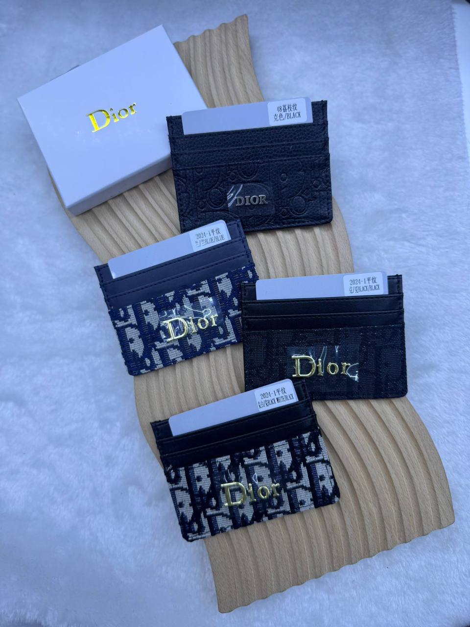 Wallets
 Card Holders
25 dhs✅

Zain114
♥️♥️♥️