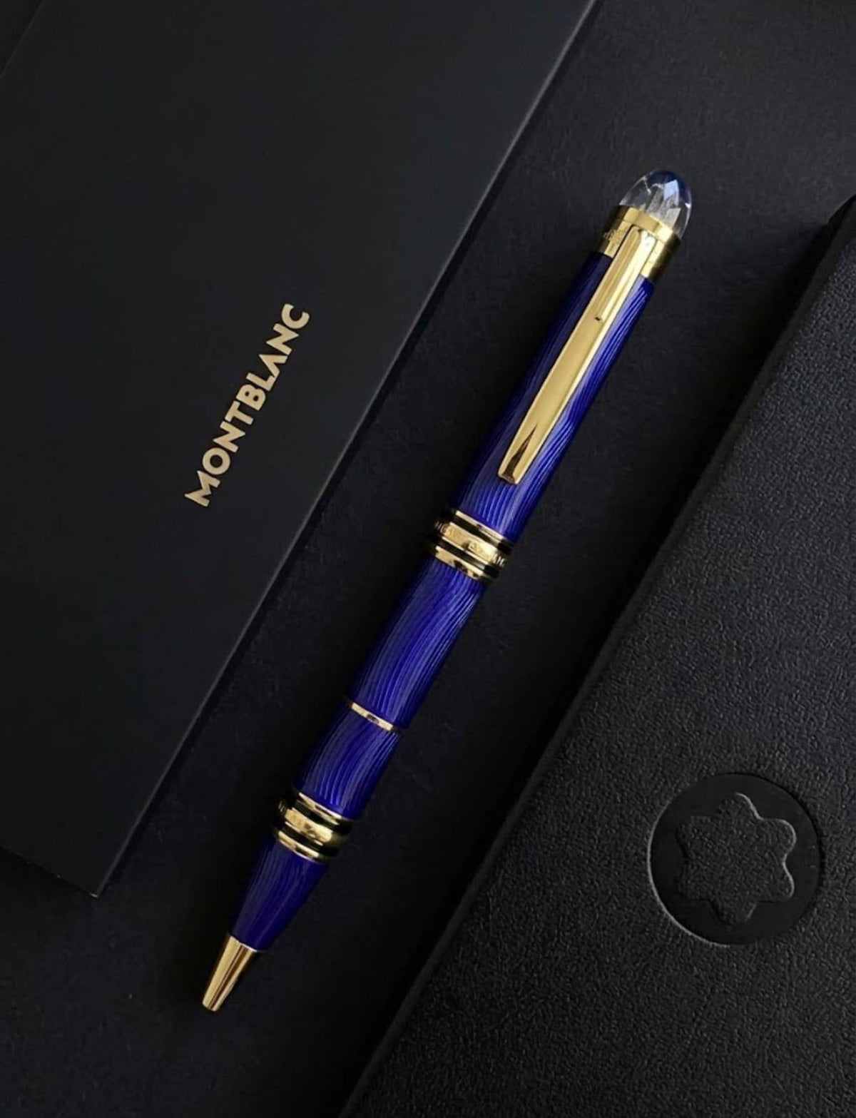 Mont Blanc 

pen master 
quality 
with original box 

95 dhs🇦🇪🇦🇪

Zain59
♥️♥️♥️