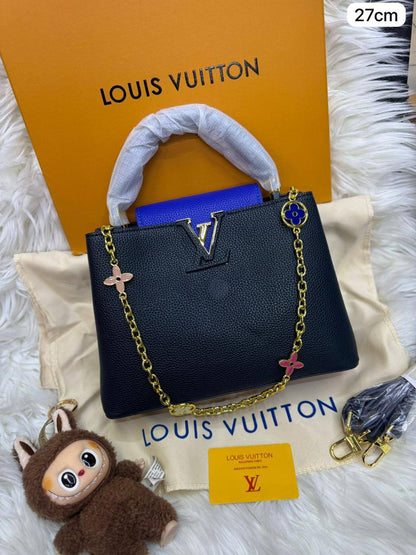 LV Capitalcines 

Finish quality +box🎁

Size : 27 * 19 cm
95 dhs🇦🇪🇦🇪

 with box🎁

Zain115
♥️♥️♥️