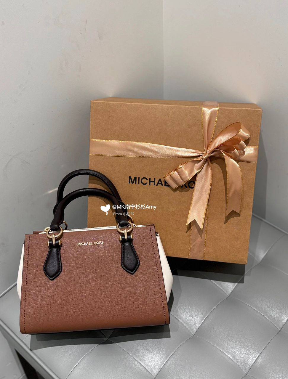 MK
100 dhs✅
SIZE：24cm
Good quality

Zain35
♥️♥️♥️