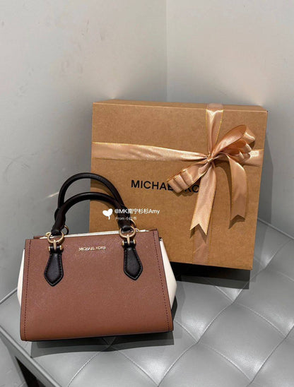 MK
100 dhs✅
SIZE：24cm
Good quality

Zain35
♥️♥️♥️