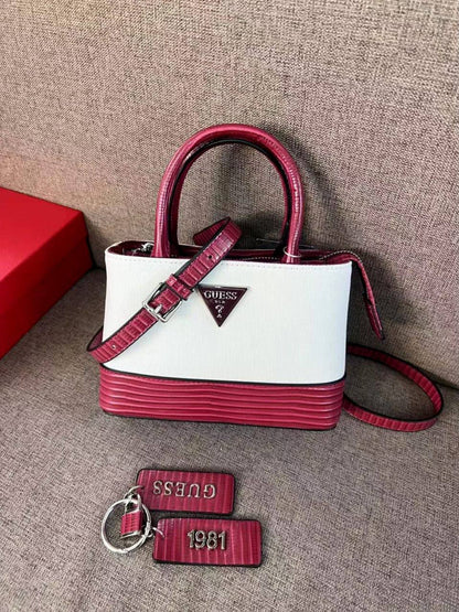 Prada
100 dhs🇦🇪🇦🇪
good-quality with box

Zain35
♥️♥️♥️