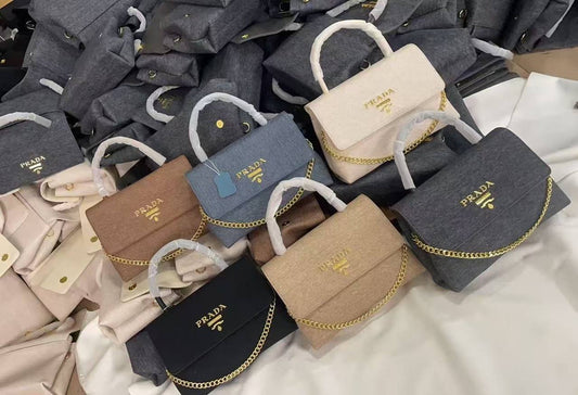 Prada
105 dhs🪙💚

Zain143
♥️♥️♥️