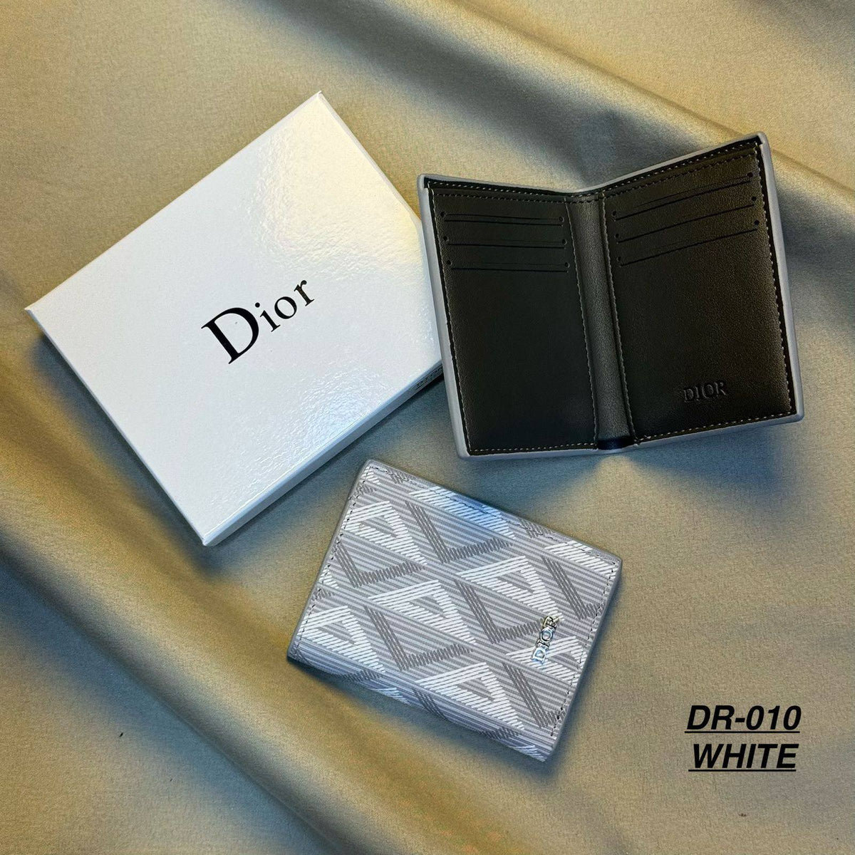 Wallets

Dior
Mont blanc
Fendi
Goyard
LV
Cartier
D&G

70 dhs🇦🇪🇦🇪

Zain182
♥️♥️♥️