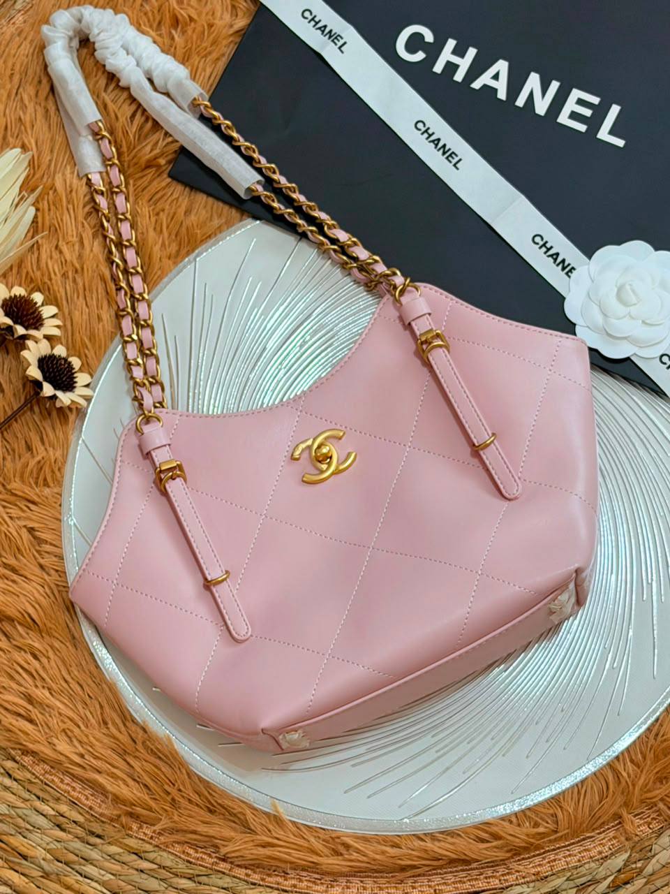 Chanel

230 dhs🇦🇪🇦🇪

Zain134
♥️♥️♥️