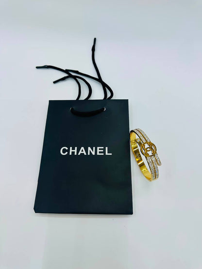 *Stainless steel 🦋*
Bangle 💯
Non tarnish 💯
With paper bag 🛍️
20 dhs🇦🇪🇦🇪

Zain216
♥️♥️♥️