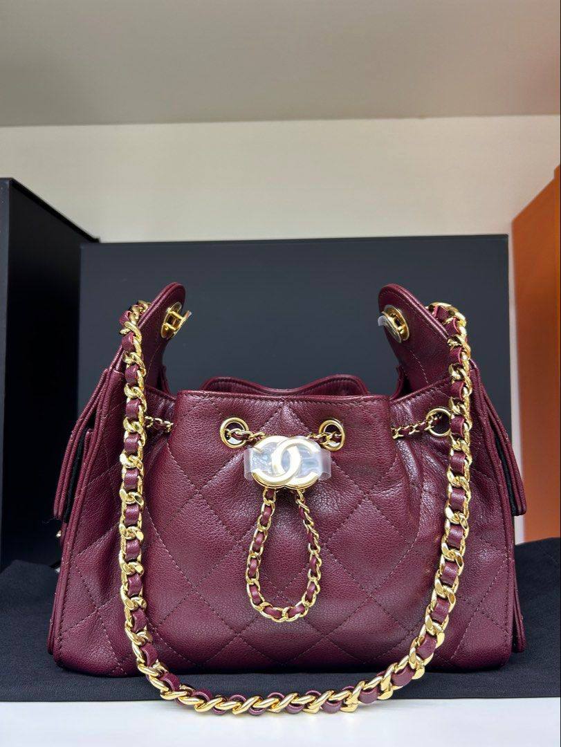 Chanel  
Small size 
120 dhs💓
With box

Zain299
♥️♥️♥️
