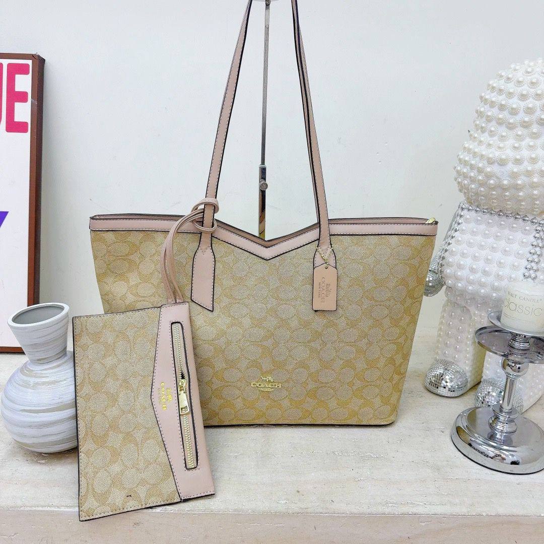 Coach ᴛᴏᴛᴇʙᴀɢ
ᴢɪᴘᴘᴇʀ ᴛʏᴘᴇ
sɪᴢᴇ : 47 x 14 x 27 cm

75 dhs🪙💕

Zain31
♥️♥️♥️