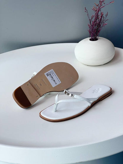 Hermes 🧶
Size 36-41
_Super master high quality_🪡
450 dhs✅

Zain176
♥️♥️♥️
