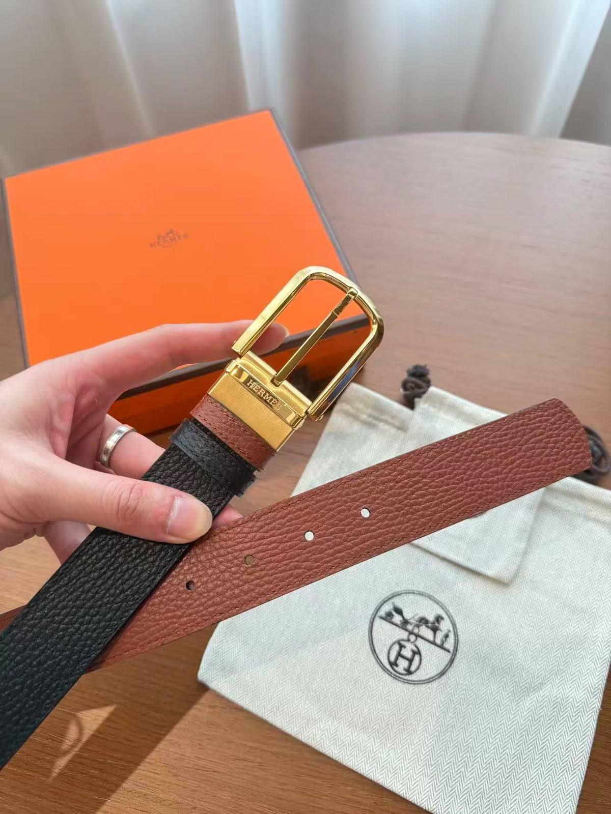 Hermes
For  men
Super master 4cm
With original box

320 dhs🇦🇪🇦🇪


Zain281
♥️♥️♥️