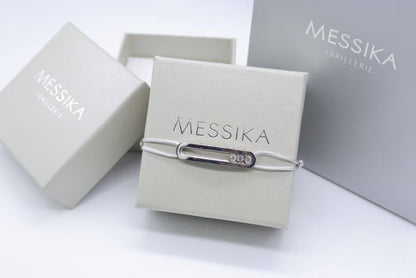Messika Bracelet 

50 dhs💓

With box and paper bag
🎁🎁🎁

Zain33
♥️♥️♥️