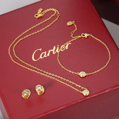 Cartier ❤️‍🔥*
Necklace 🍁
Bracelet 🌸
Earring 💥
Master quality 💯
With normal boxes 🗃️ 
120 dhs✅
With master box 📦 
150 dhs✅

Zain216
♥️♥️♥️