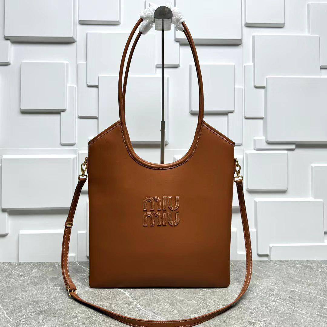 Miu Miu
Master
270 dhs🪙🌨️

Zain153
♥️♥️♥️