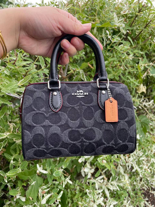Coach Master
18cm 
210 dhs🪙🪙

Zain248
♥️♥️♥️