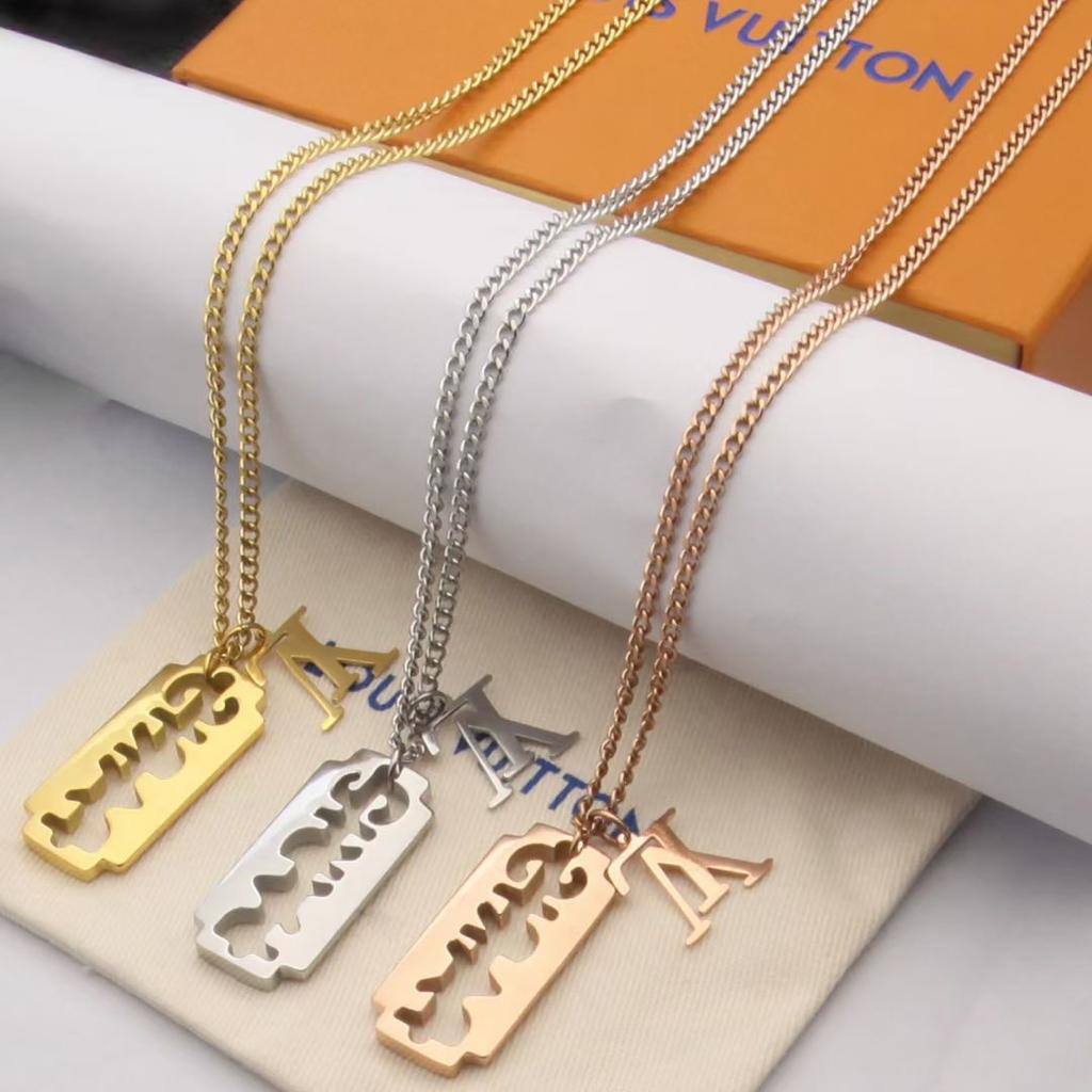 LV NECKLACE
MASTER✨💫
EACH 55 DHS✅
WITH SMALL BOX AND PAPER BAG🎁🛍️

Zain89
♥️♥️♥️
