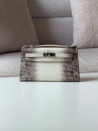 Hermes
pochette 21cm

master quality
with box 📦 
600 dhs🇦🇪🇦🇪

Zain52
♥️♥️♥️