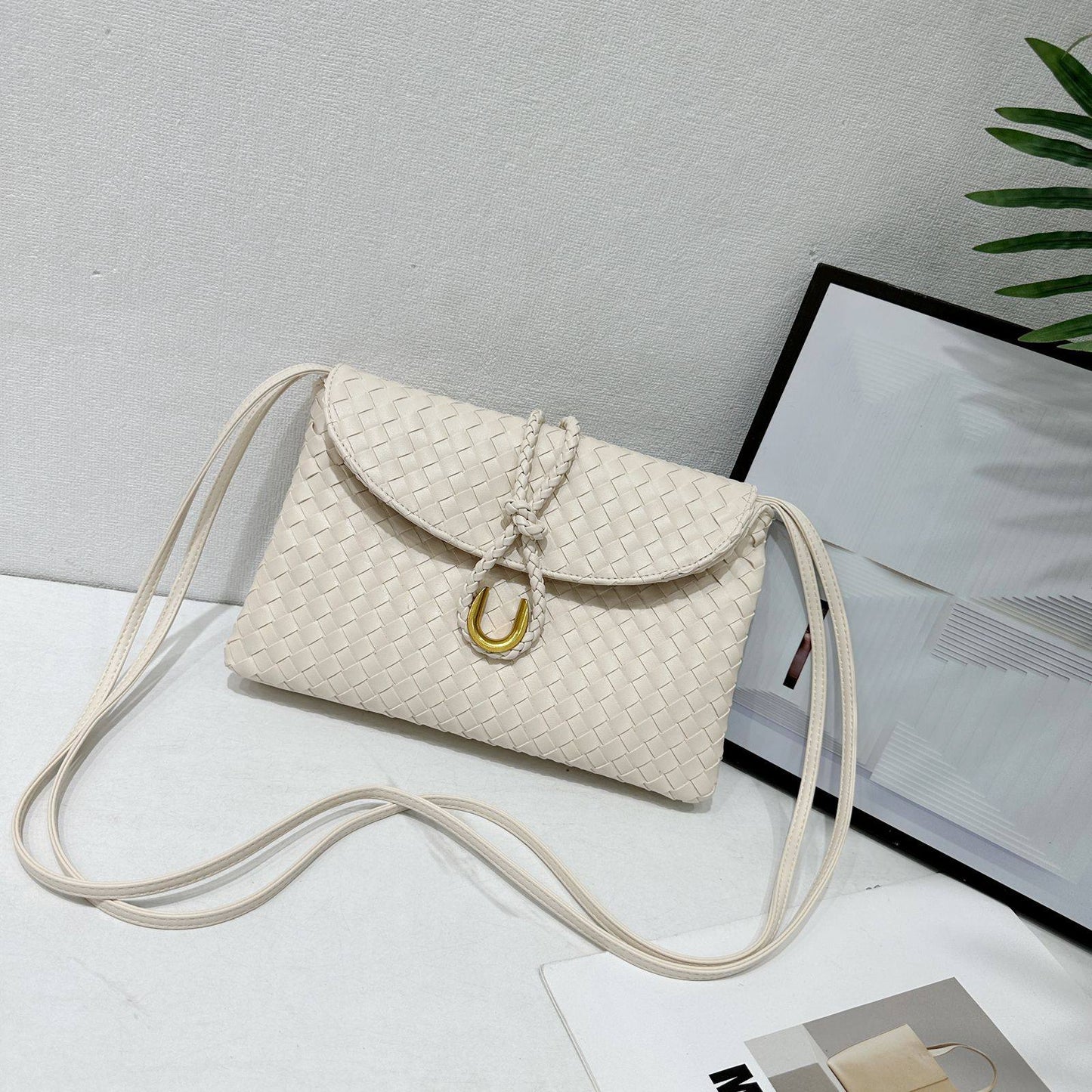 Bottega

with box
🎁🎁🎁

95 dhs🪙🌨️

Zain38
♥️♥️♥️