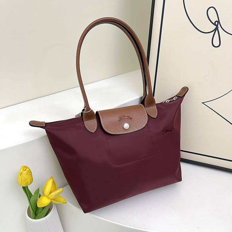 Long Champ 

40 CM 

60 dhs✅

Zain232
♥️♥️♥️