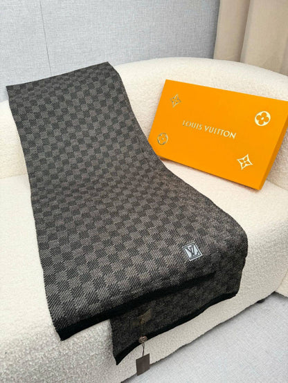 NEW COLLECTION👌🏻
Louis Vuitton SCARF MAN❤‍🔥
 MASTER Quality👑With Original Packaging👌🏻

230 dhs🇦🇪🇦🇪

Zain329
♥️♥️♥️