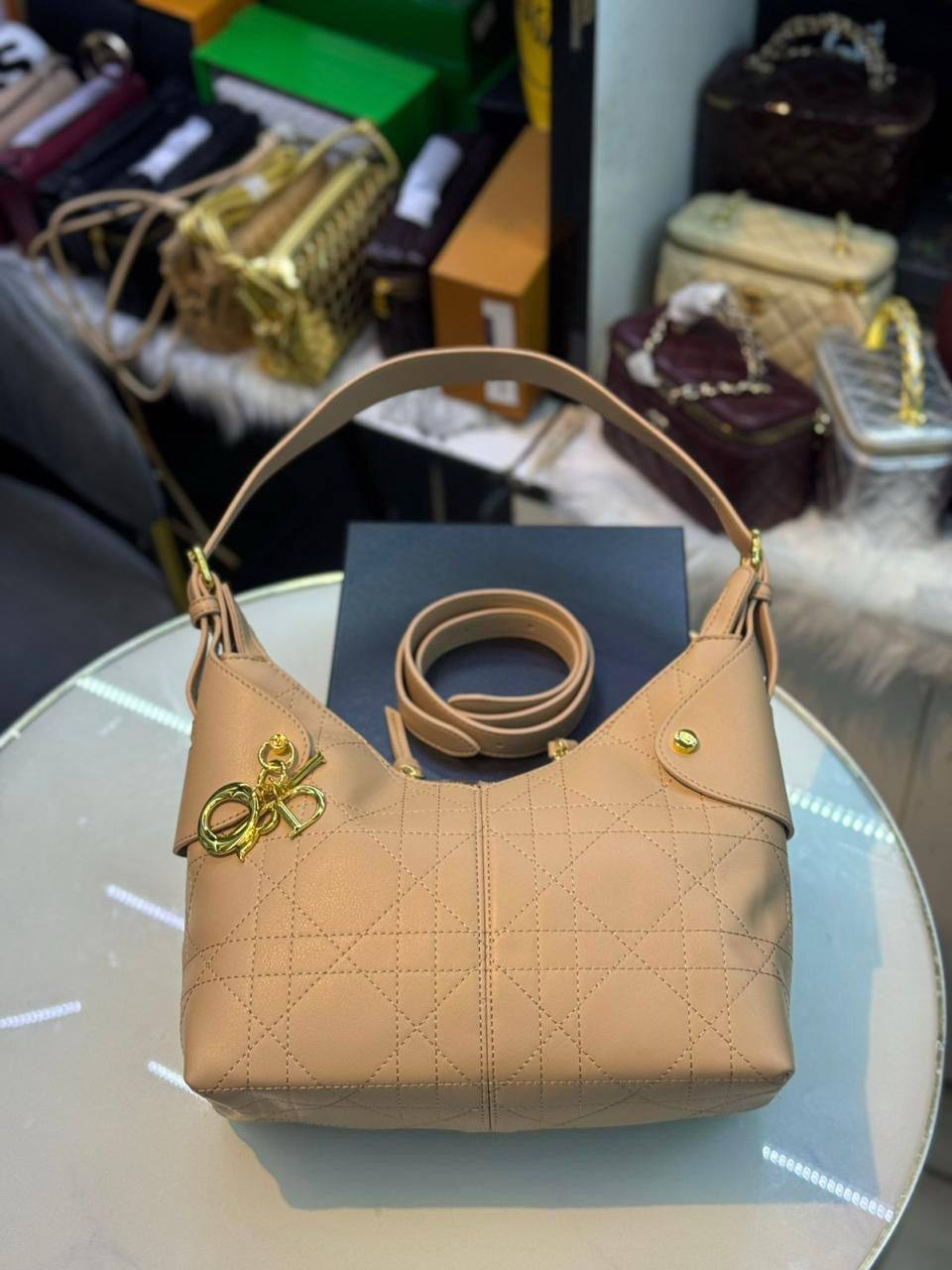 DIOR 

95 dhs🪙🌨️

Good Quality

Zain90
♥️♥️♥️