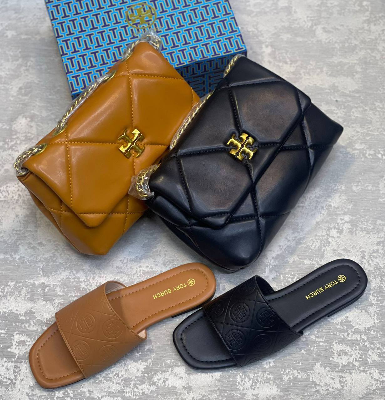 Tory Burch
Set 
Size 36-41
170 dhs✅

Zain175
♥️♥️♥️