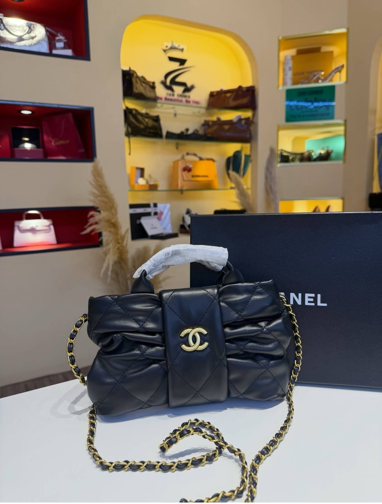 Chanel

95 dhs 
With box

Zain56
Zain244

اطلبوها من الوتس المثبت في الأعلى👆🏻👆🏻

تواصلو معنا 👈🏻 Zain 
For order WhatsApp pinned 👆🏻

♥️♥️♥️