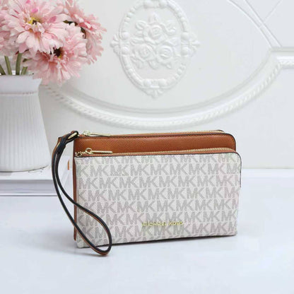 MK
Small hand bag
50 dhs✅

Zain136
♥️♥️♥️