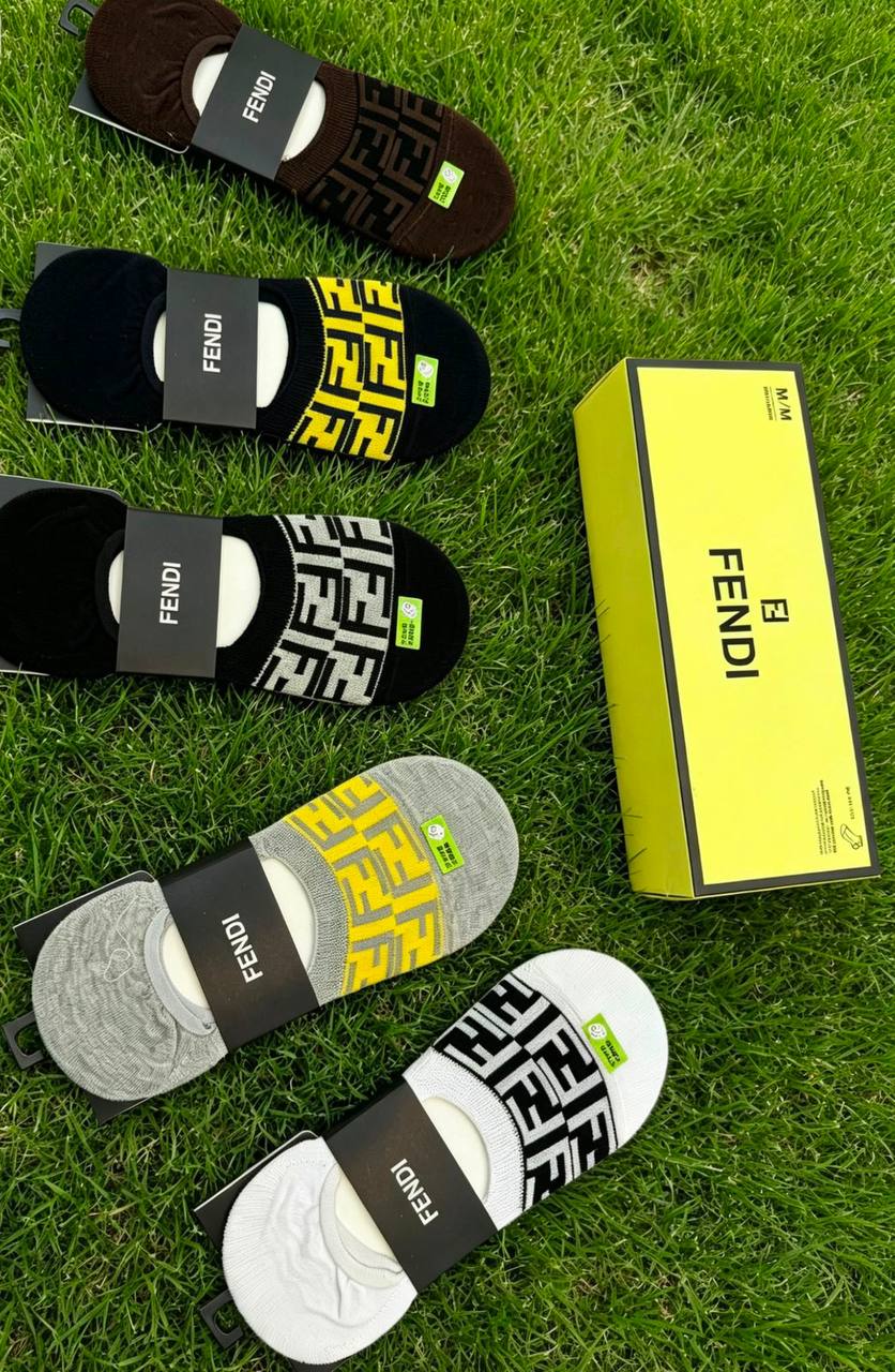 Socks 🧦*
good quality 💯
5 pieces 💥
With boxes 📦 
55 dhs✅

Zain216
♥️♥️♥️