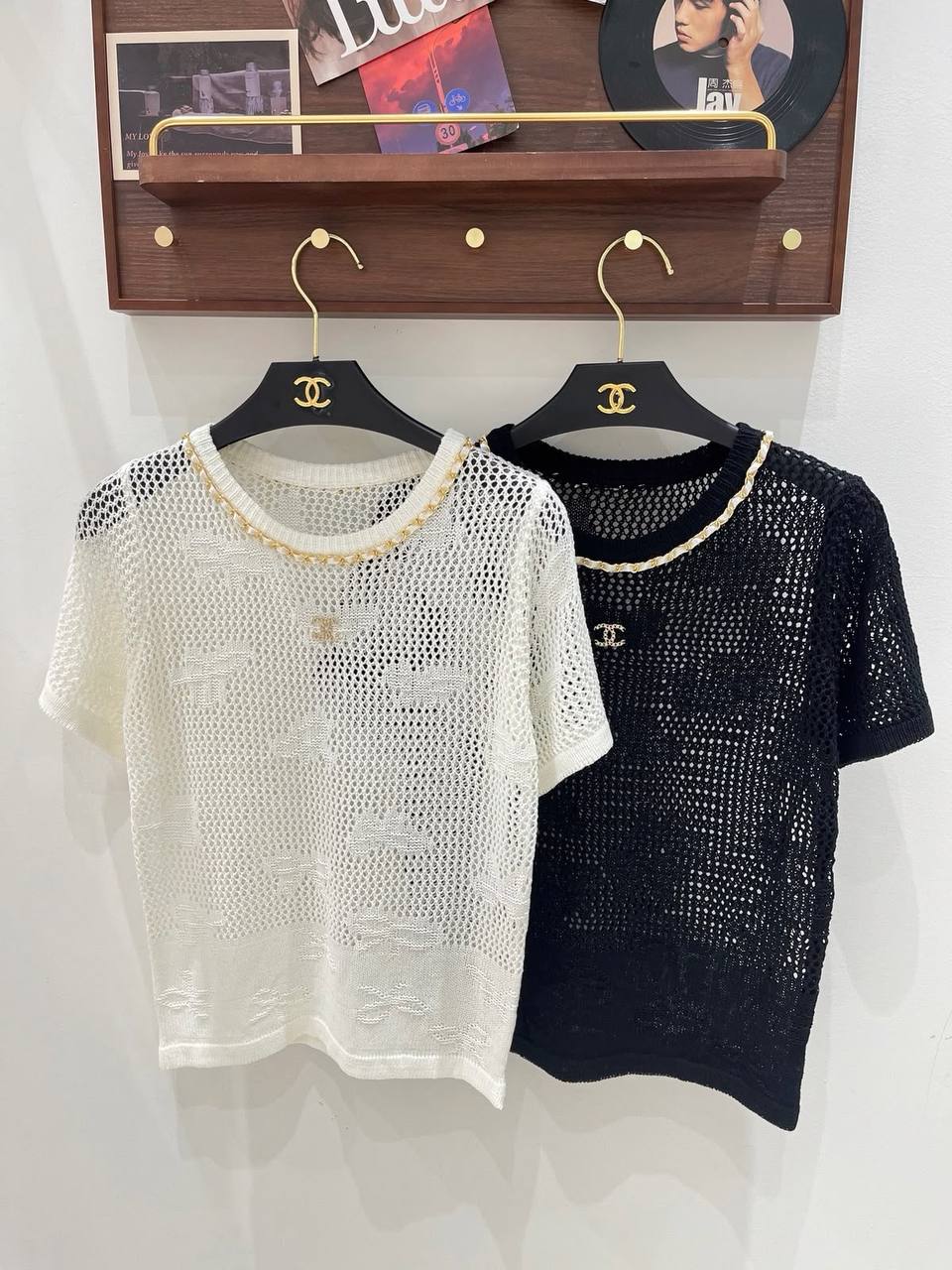 CHANEL
Women’s Tshirt 
Master Quality 
SML
250 dhs🇦🇪🇦🇪

Zain276
♥️♥️♥️