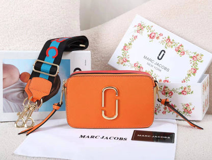 Marc Jacobs

withbox 
🎁🎁🎁

95 dhs💓

Zain143
♥️♥️♥️