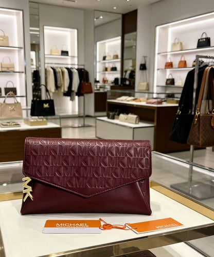 CH - Gucci - MK
95 dhs✅
Size：21*13

Zain07
♥️♥️♥️