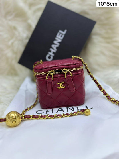 💗 Chanel Kelly / mini
1️⃣ First quality＋🎁
Size : 19*12 / 10*8  cm
80 dhs🇦🇪🇦🇪

with box🎁

Zain115
♥️♥️♥️