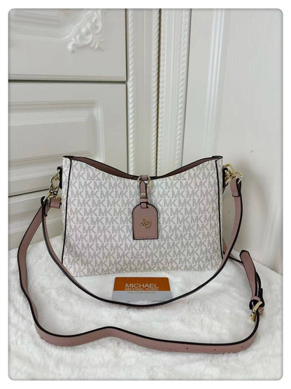 Mk  

size:27×19cm  
95 dhs💓

Zain114
♥️♥️♥️
