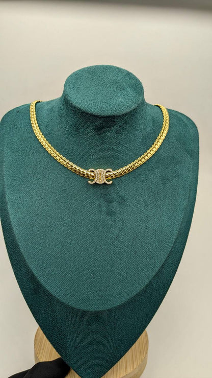 Celine
*Master Quality* 
*Necklace*
90 dhs✅ with Normal Box 🎁
110 dhs✅ with Good Box 🎁

Zain210
♥️♥️♥️
