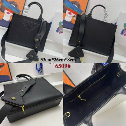 PRADA
  GOOD QUALITY
100 dhs💓

Zain295
♥️♥️♥️