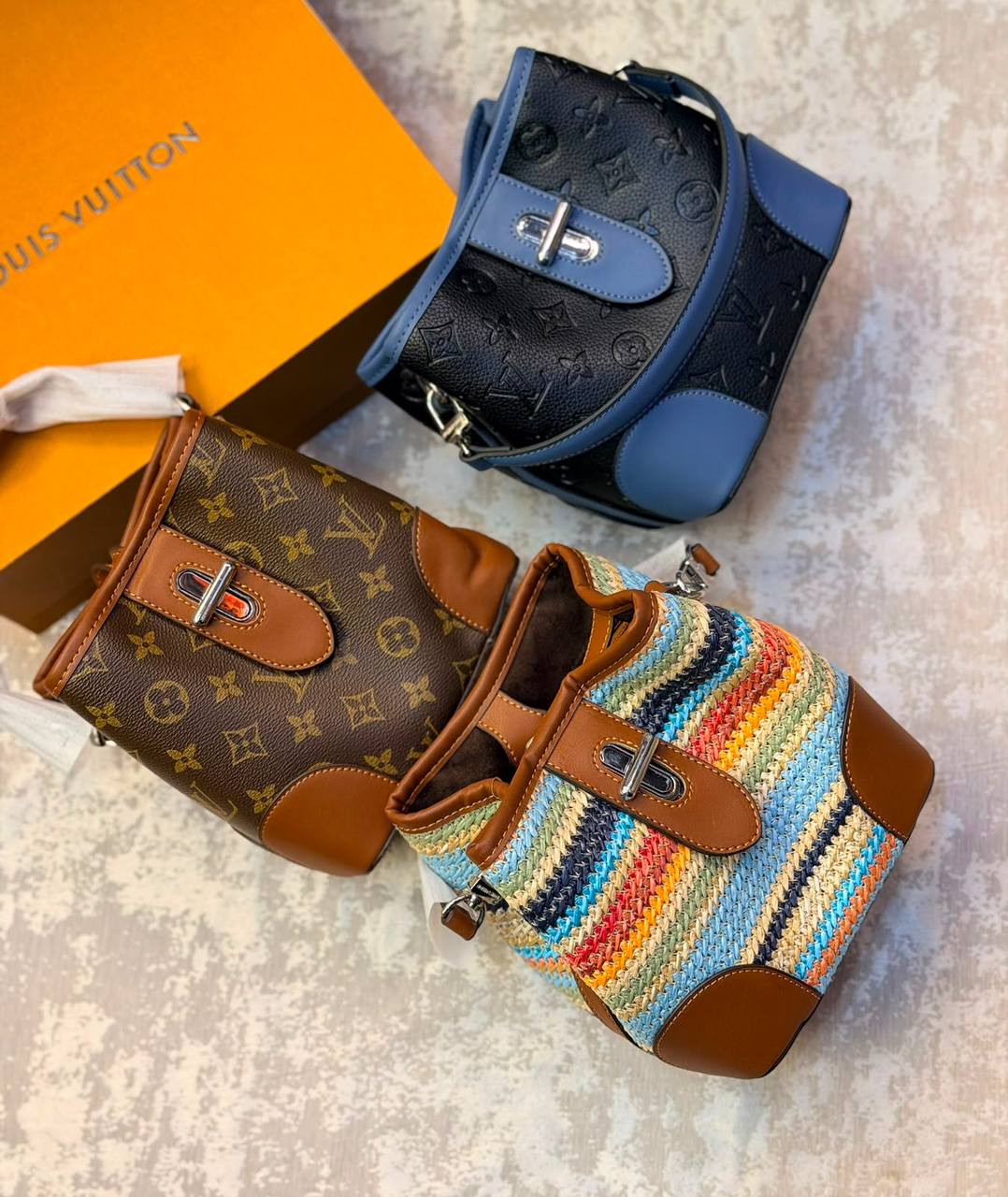 LV
230 dhs🇦🇪🇦🇪
With box

Zain175
♥️♥️♥️