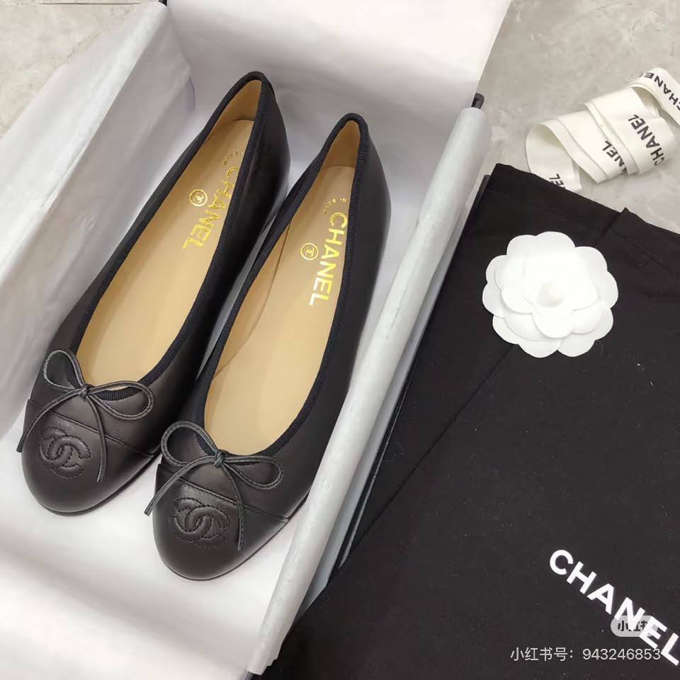 Chanel

36-41，
130 dhs🇦🇪🇦🇪

Zain145
♥️♥️♥️