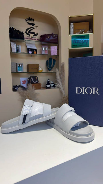 Dior Mens Slipper
Size:39 to 45
120 dhs✅

Zain241
♥️♥️♥️