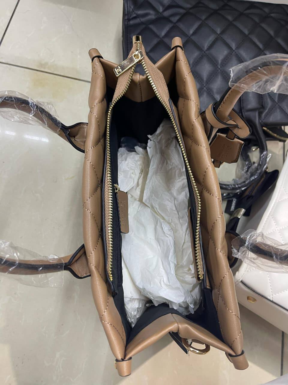 Chanel
70 dhs💓

Zain50
♥️♥️♥️