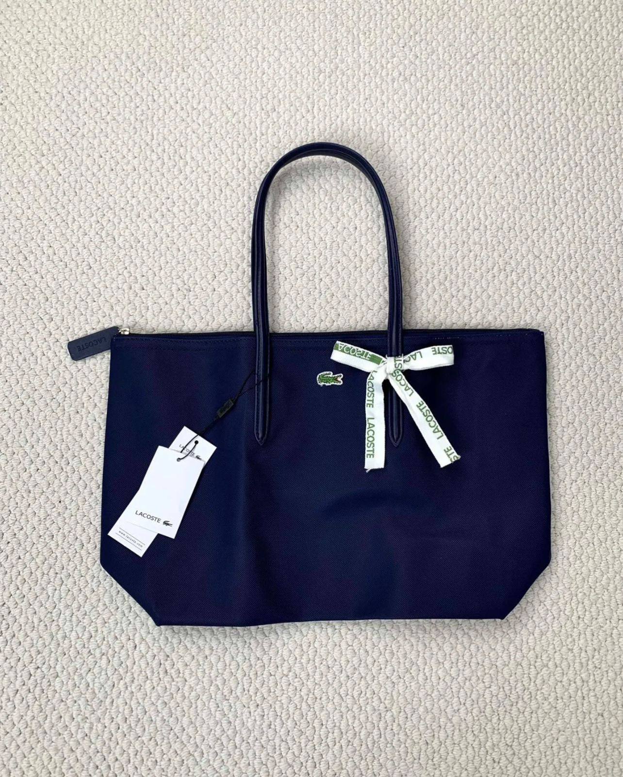 Lacoste
size 45 cm 
55 dhs❣️

Zain12
♥️♥️♥️