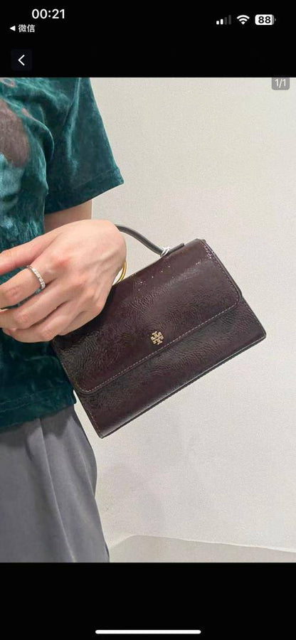 Tory Burch
95 dhs🇦🇪🇦🇪
with box 20cm

Zain26
♥️♥️♥️
